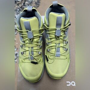 On cloud women’s 6 or men’s 8 cloudtrax waterproof- new in box